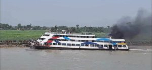 কর্ণফুলী-৩ লঞ্চের ইঞ্জিনে অগ্নিকাণ্ডের ঘটনা